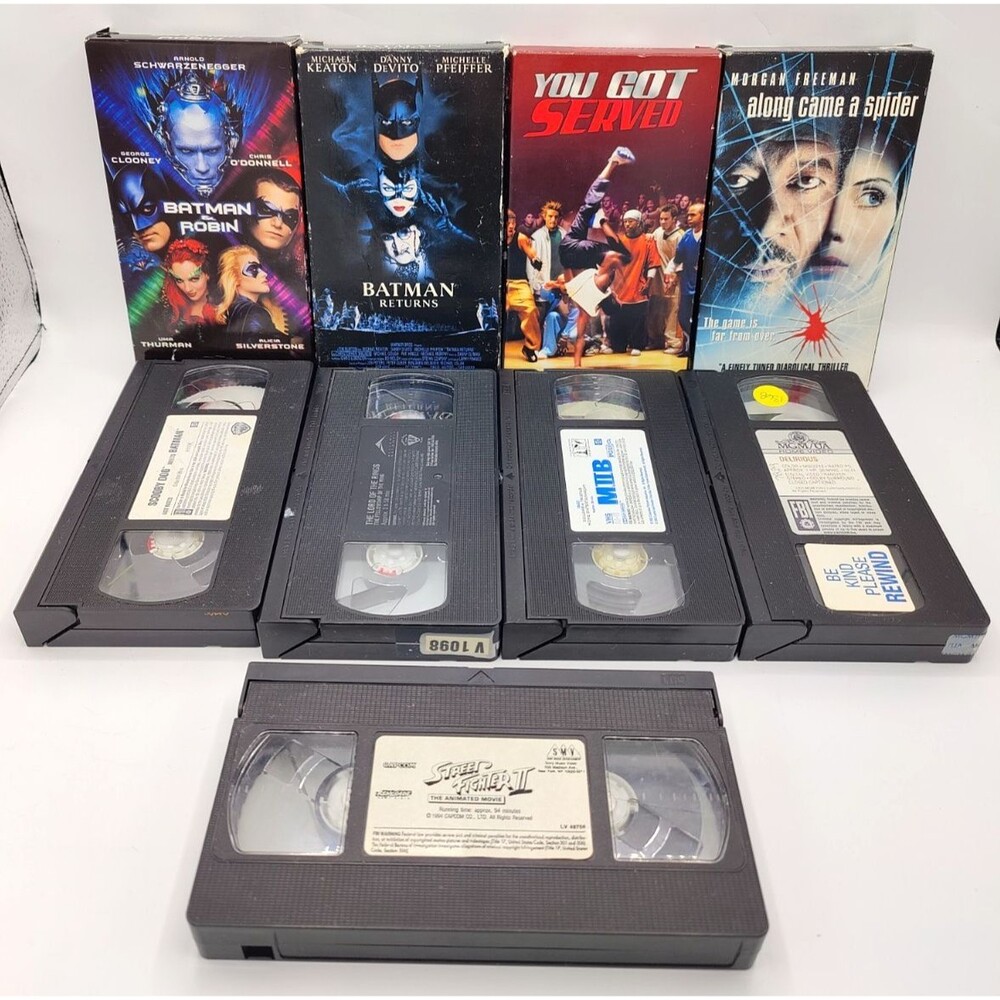 VHS Action Movie Lot of 9 Batman Returns LOTR Fellowship Men in Black Scooby Doo
